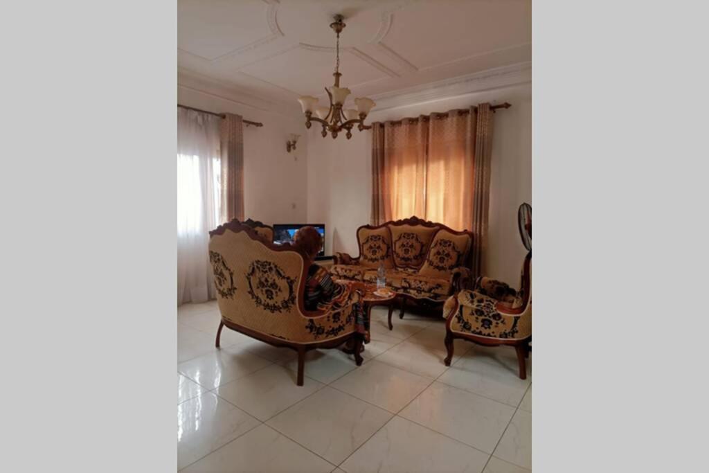 Residence Jeanne A Yaounde Odza Messamengo Exterior photo